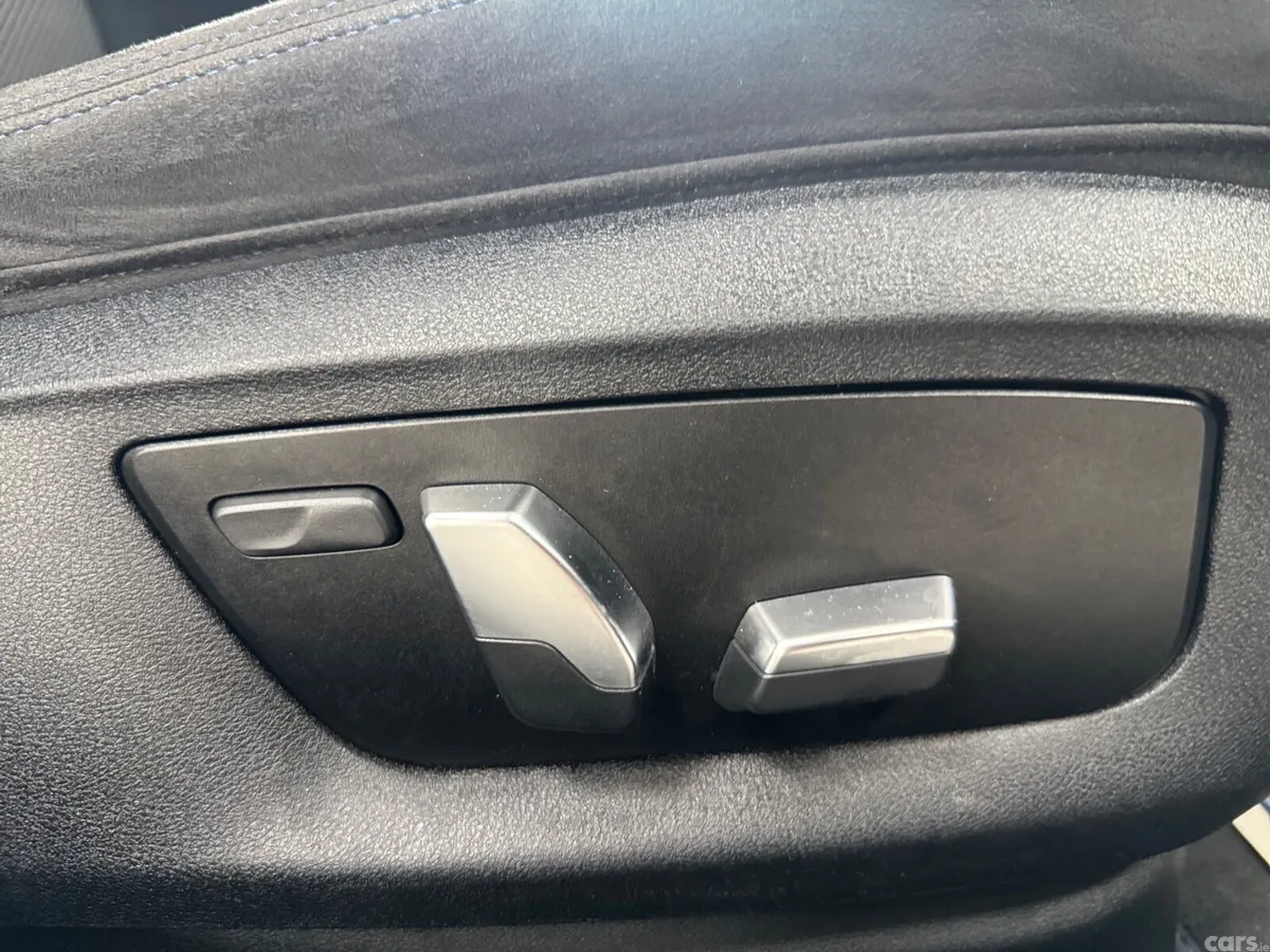 BMW 5-Series Estate, Diesel, 2018, Blue