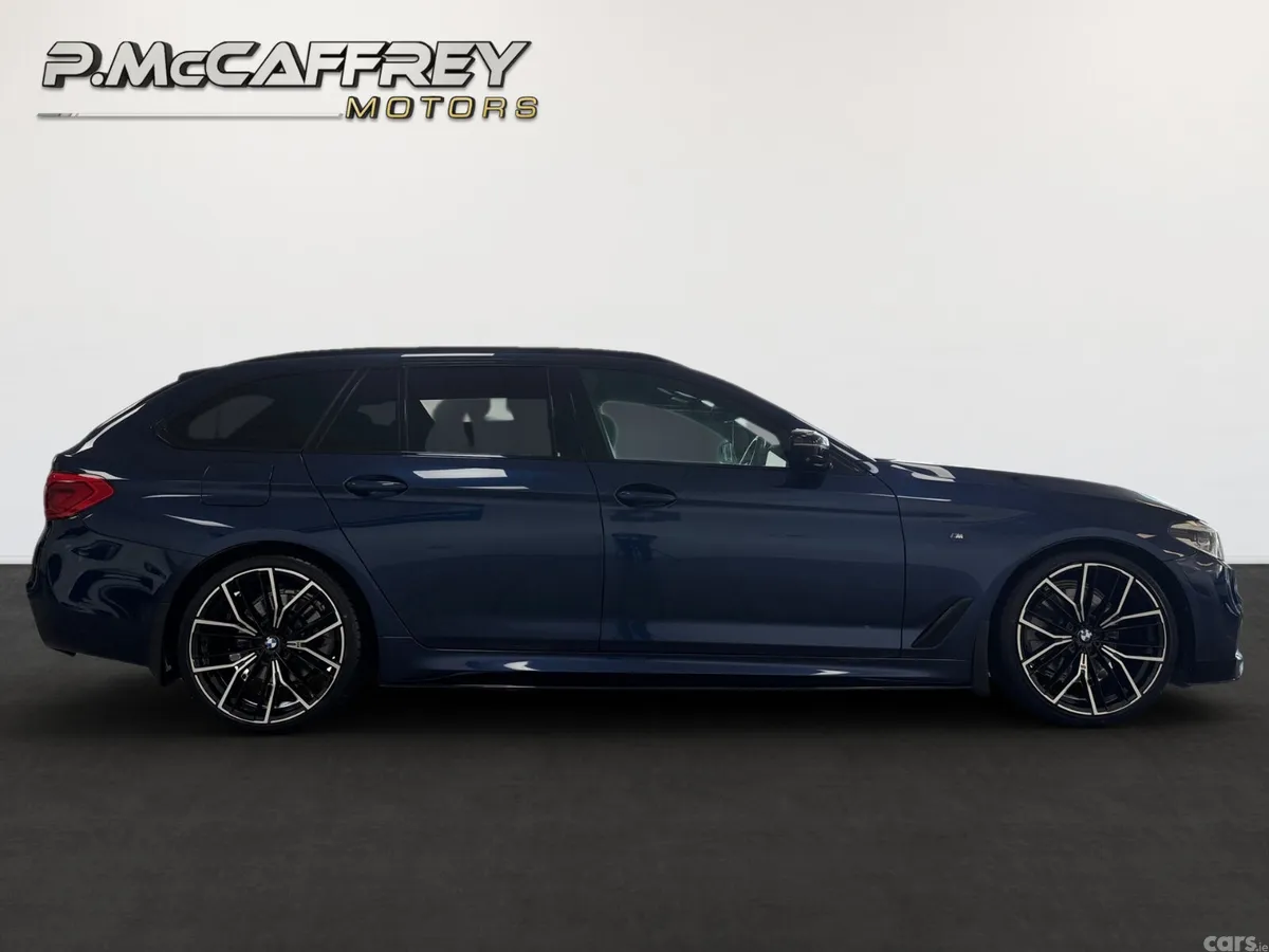 BMW 5-Series Estate, Diesel, 2018, Blue