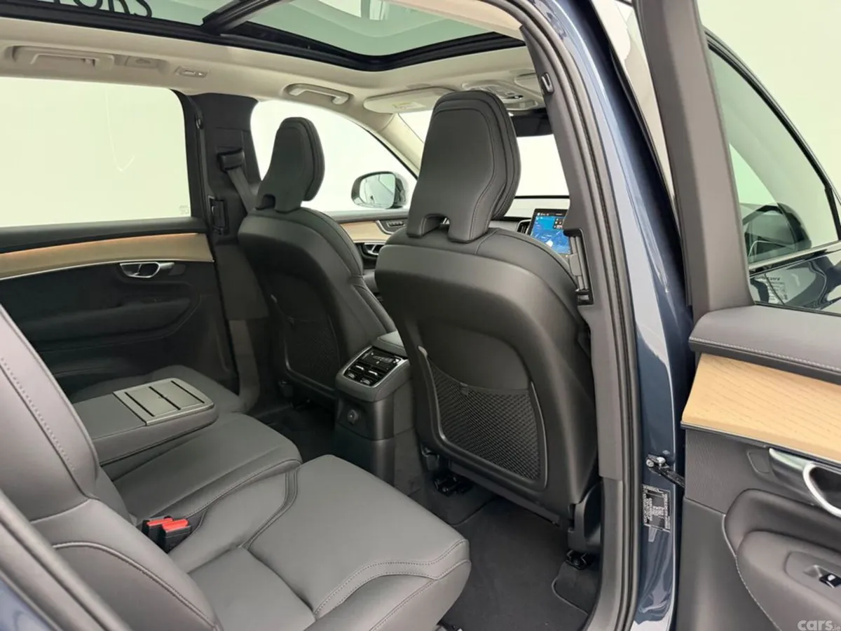 Volvo XC90 SUV, Petrol Plug-in Hybrid, 2026, Blue