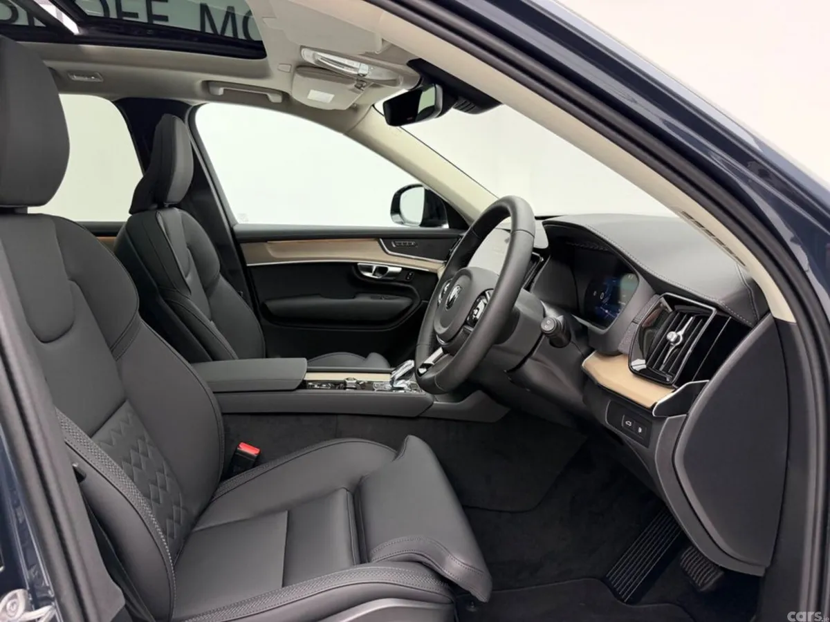 Volvo XC90 SUV, Petrol Plug-in Hybrid, 2026, Blue