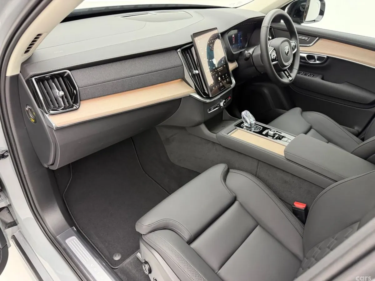 Volvo XC90 SUV, Petrol Plug-in Hybrid, 2026, Grey