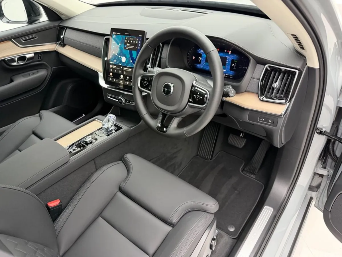 Volvo XC90 SUV, Petrol Plug-in Hybrid, 2026, Grey