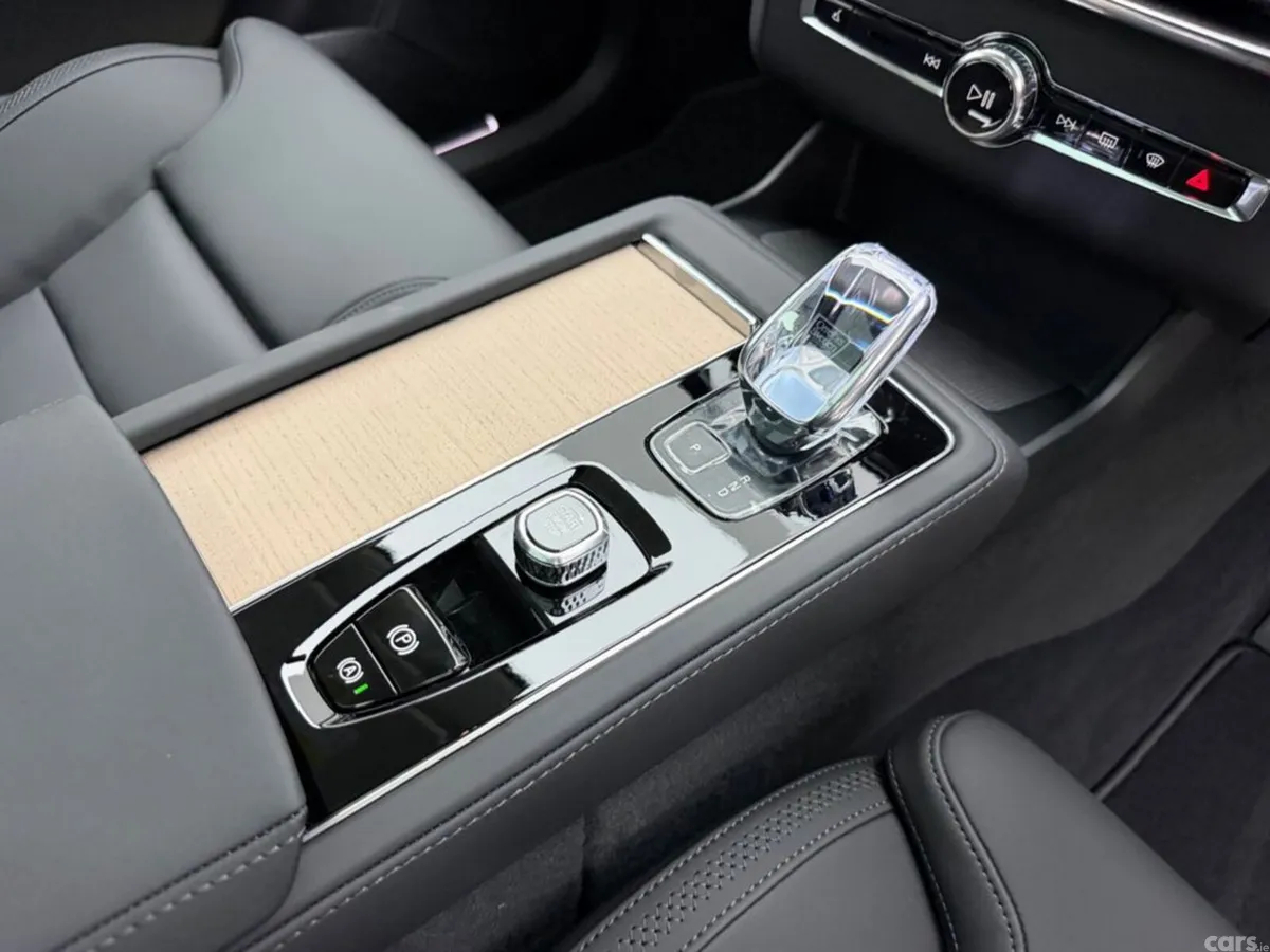 Volvo XC90 SUV, Petrol Plug-in Hybrid, 2026, Black
