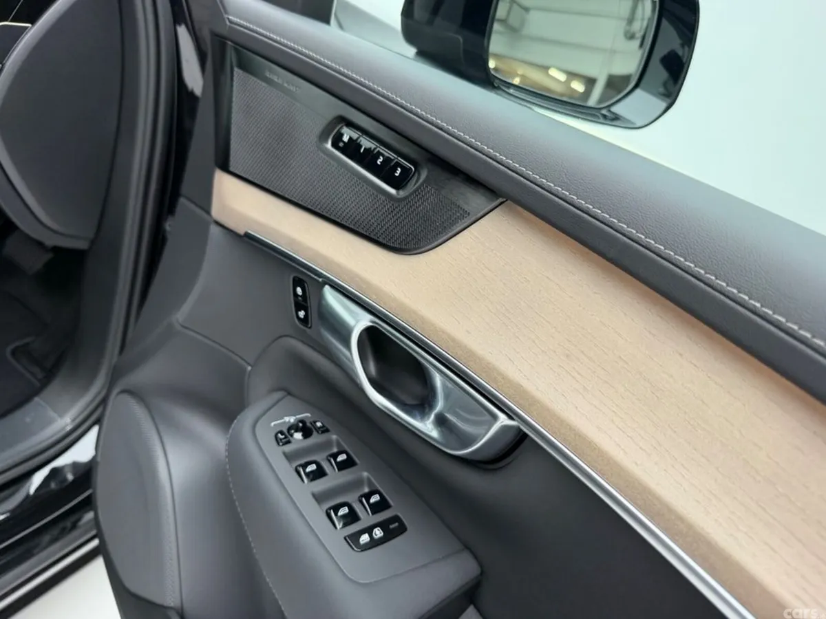 Volvo XC90 SUV, Petrol Plug-in Hybrid, 2026, Black