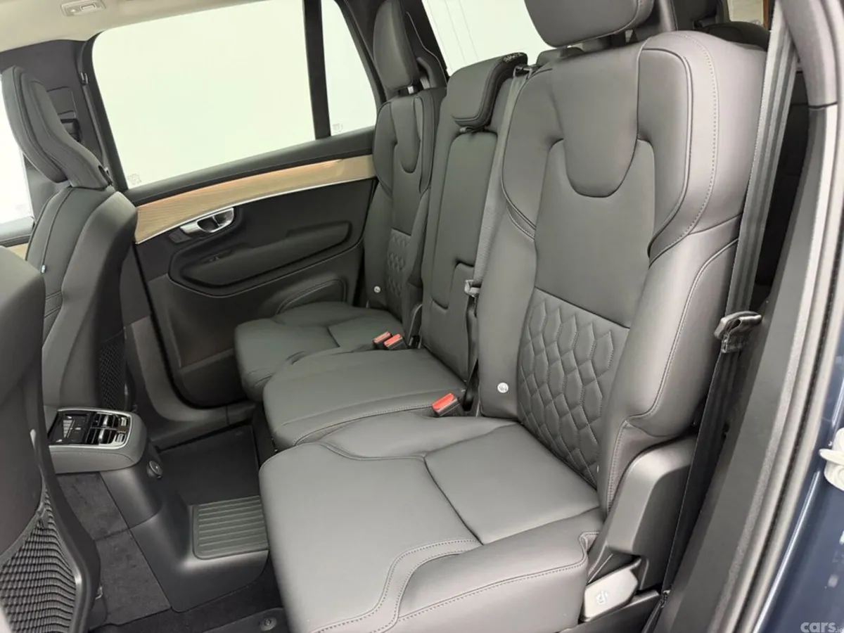 Volvo XC90 SUV, Petrol Plug-in Hybrid, 2026, Blue
