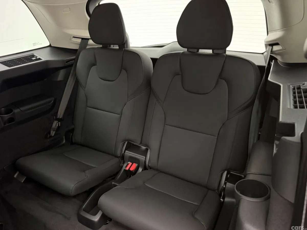 Volvo XC90 SUV, Petrol Plug-in Hybrid, 2026, Blue