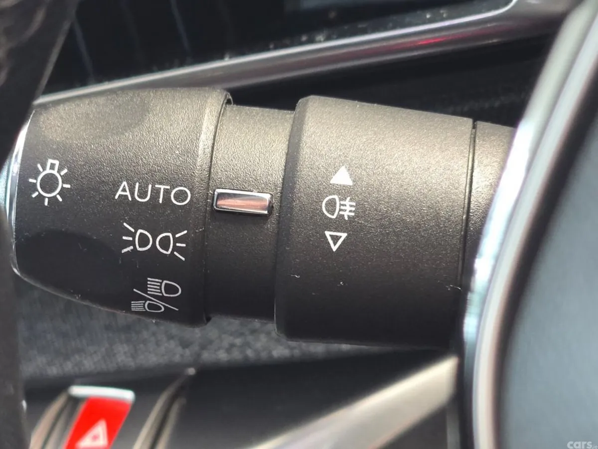 Peugeot 3008 MPV, Diesel, 2023, Grey