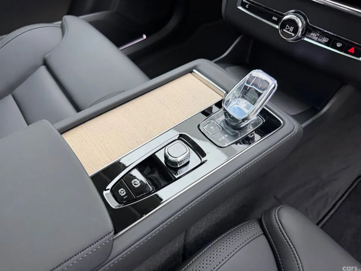 Volvo XC90 SUV, Petrol Plug-in Hybrid, 2026, Grey