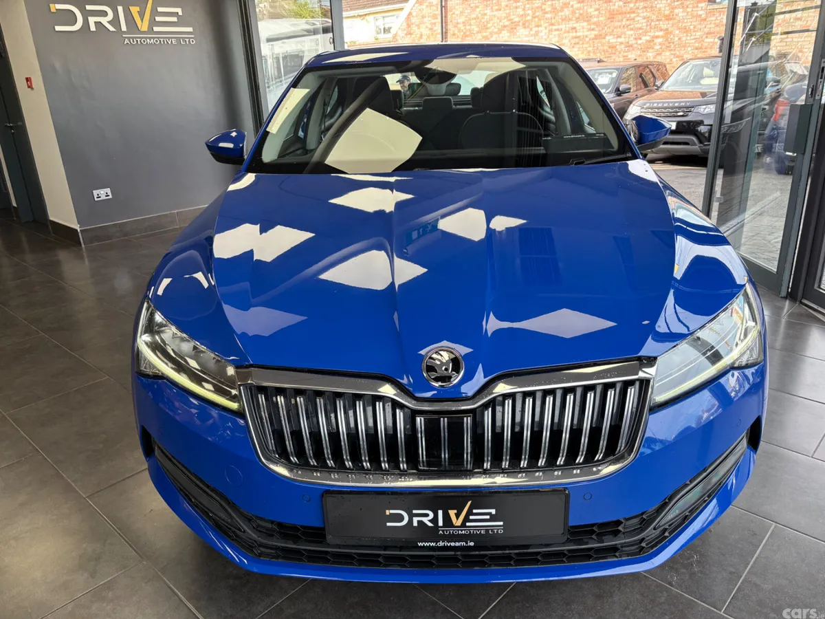 Skoda Superb Hatchback, Diesel, 2022, Blue
