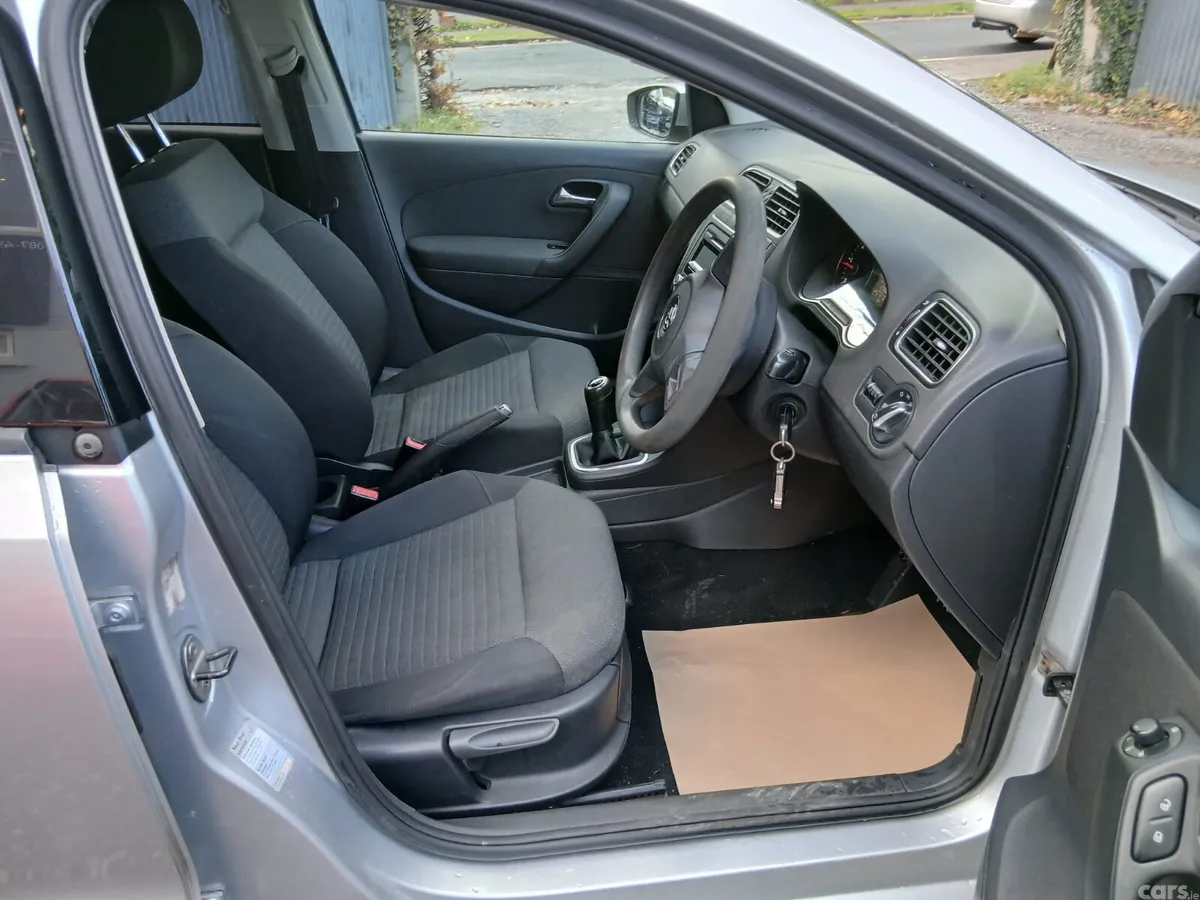 Volkswagen Polo Hatchback, Diesel, 2010, Silver