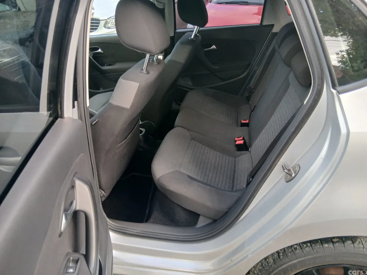 Volkswagen Polo Hatchback, Diesel, 2010, Silver