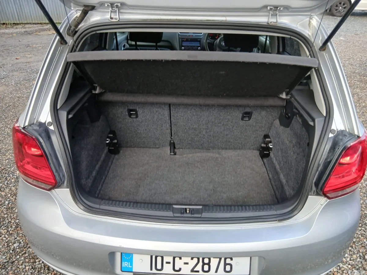 Volkswagen Polo Hatchback, Diesel, 2010, Silver