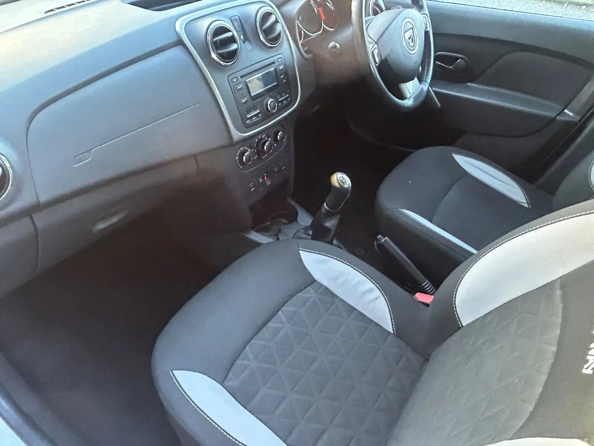 Dacia Sandero Stepway Hatchback, Diesel, 2015, White