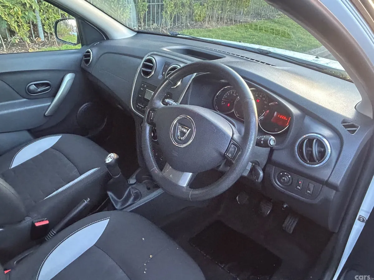 Dacia Sandero Stepway Hatchback, Diesel, 2015, White