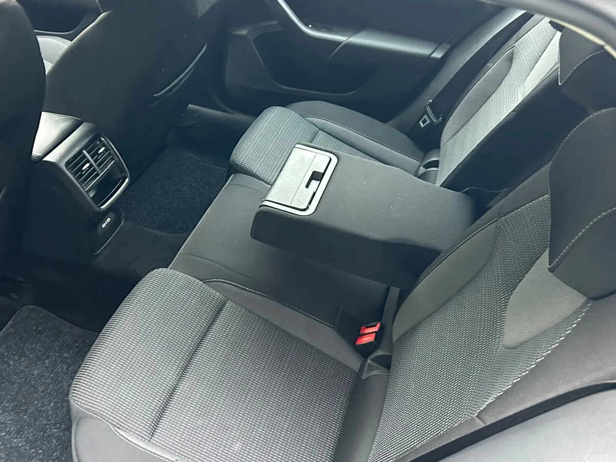 Skoda Octavia Estate, Petrol, 2022, Grey