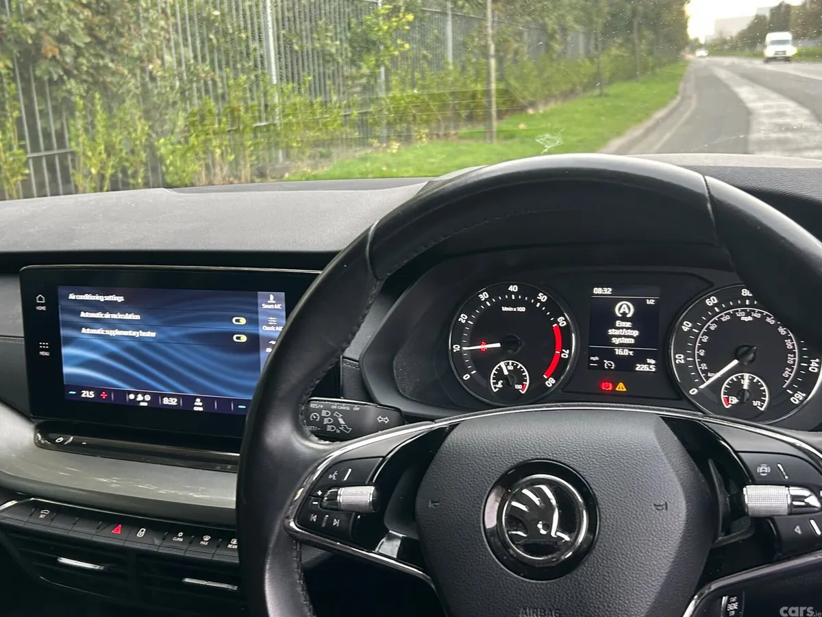 Skoda Octavia Estate, Petrol, 2022, Grey