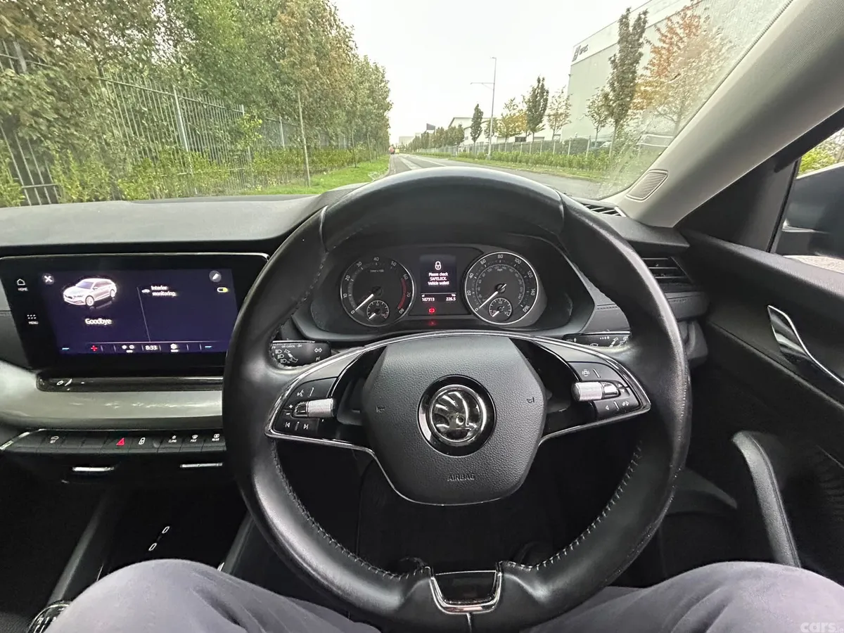Skoda Octavia Estate, Petrol, 2022, Grey