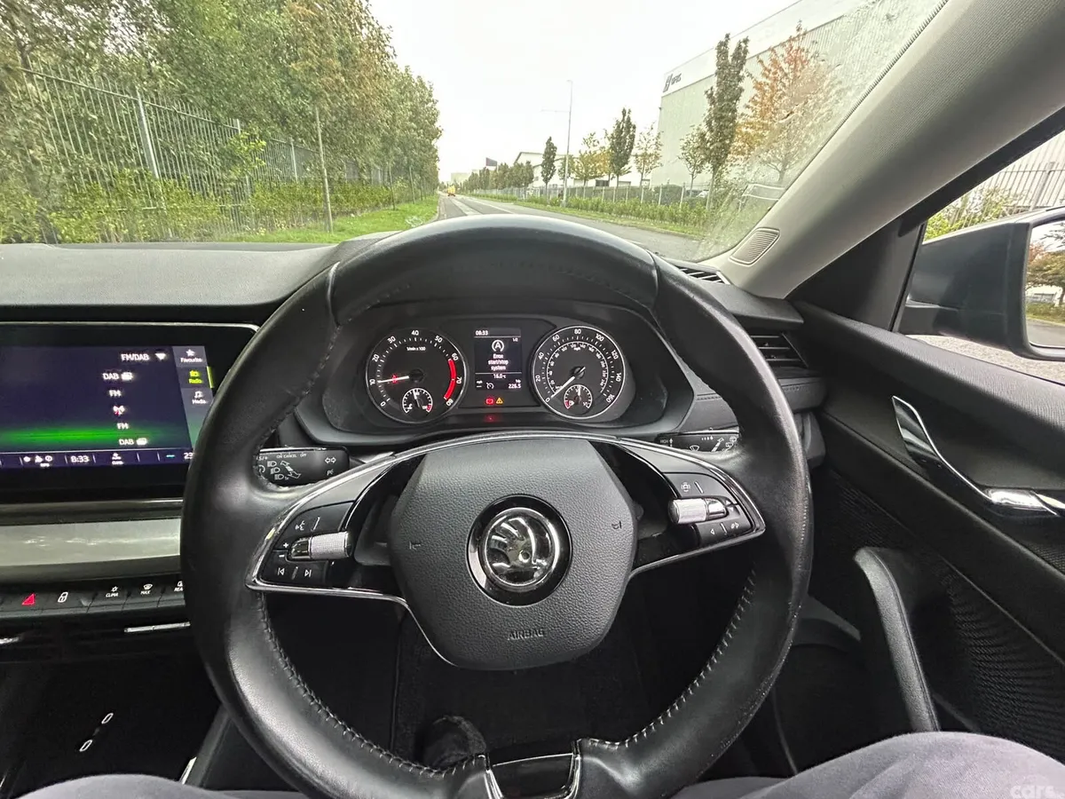 Skoda Octavia Estate, Petrol, 2022, Grey