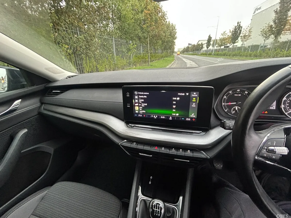 Skoda Octavia Estate, Petrol, 2022, Grey
