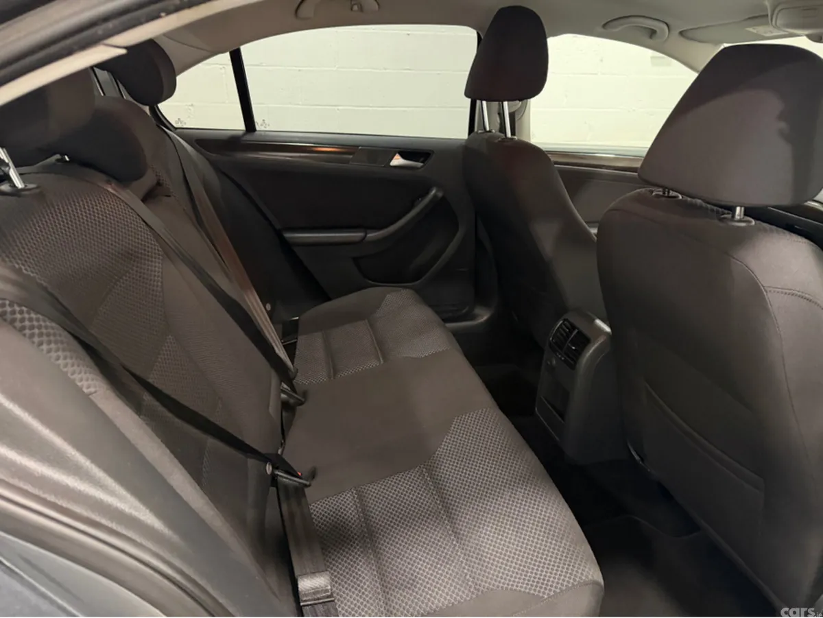 Volkswagen Jetta Saloon, Diesel, 2016, Grey