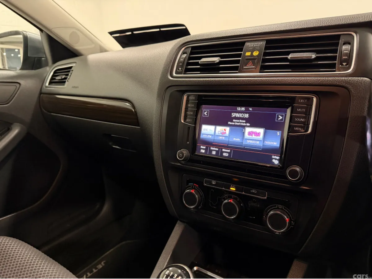 Volkswagen Jetta Saloon, Diesel, 2016, Grey
