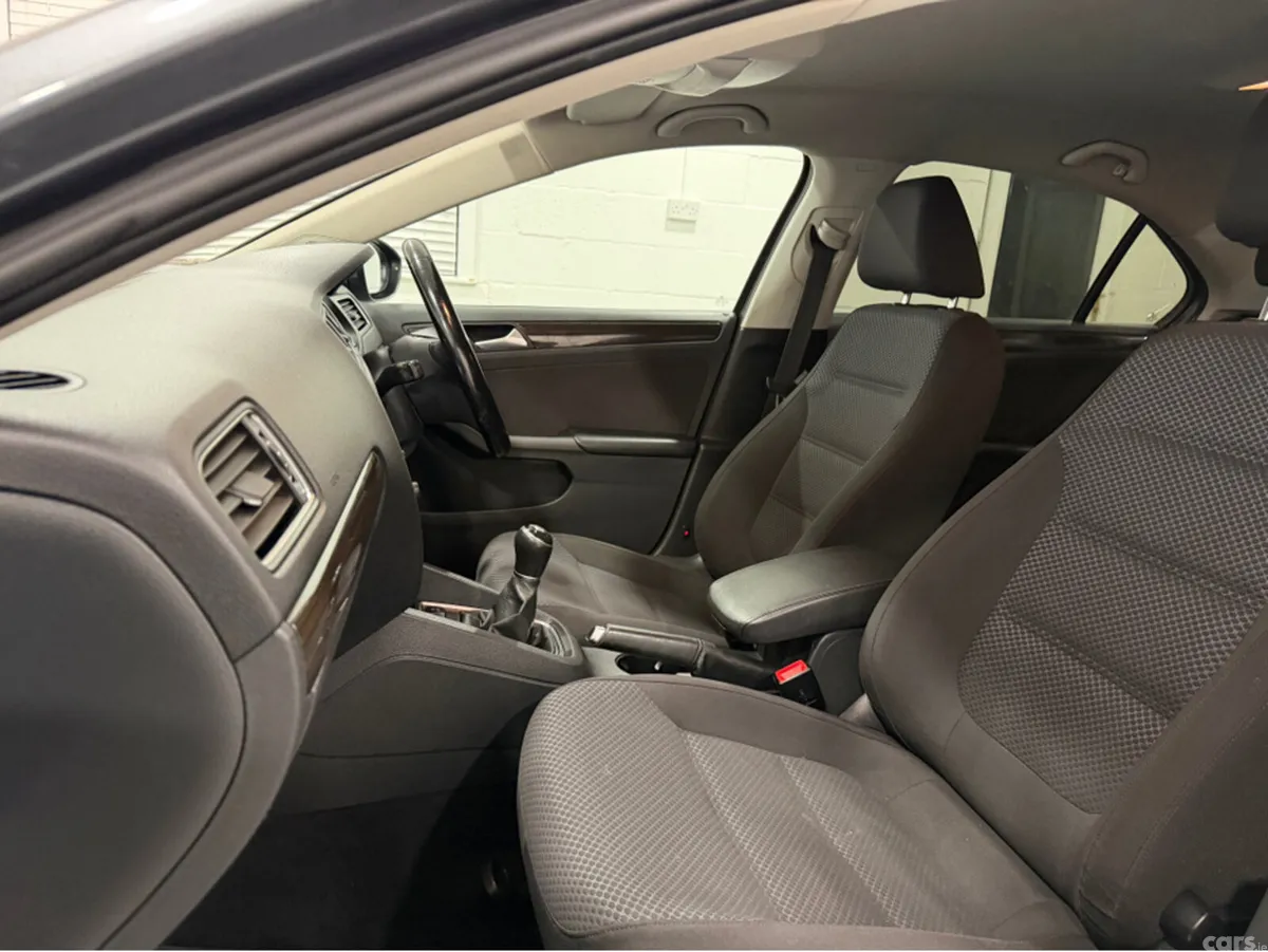 Volkswagen Jetta Saloon, Diesel, 2016, Grey