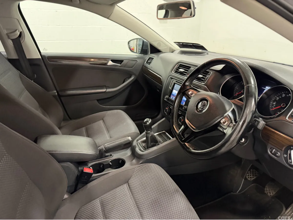 Volkswagen Jetta Saloon, Diesel, 2016, Grey