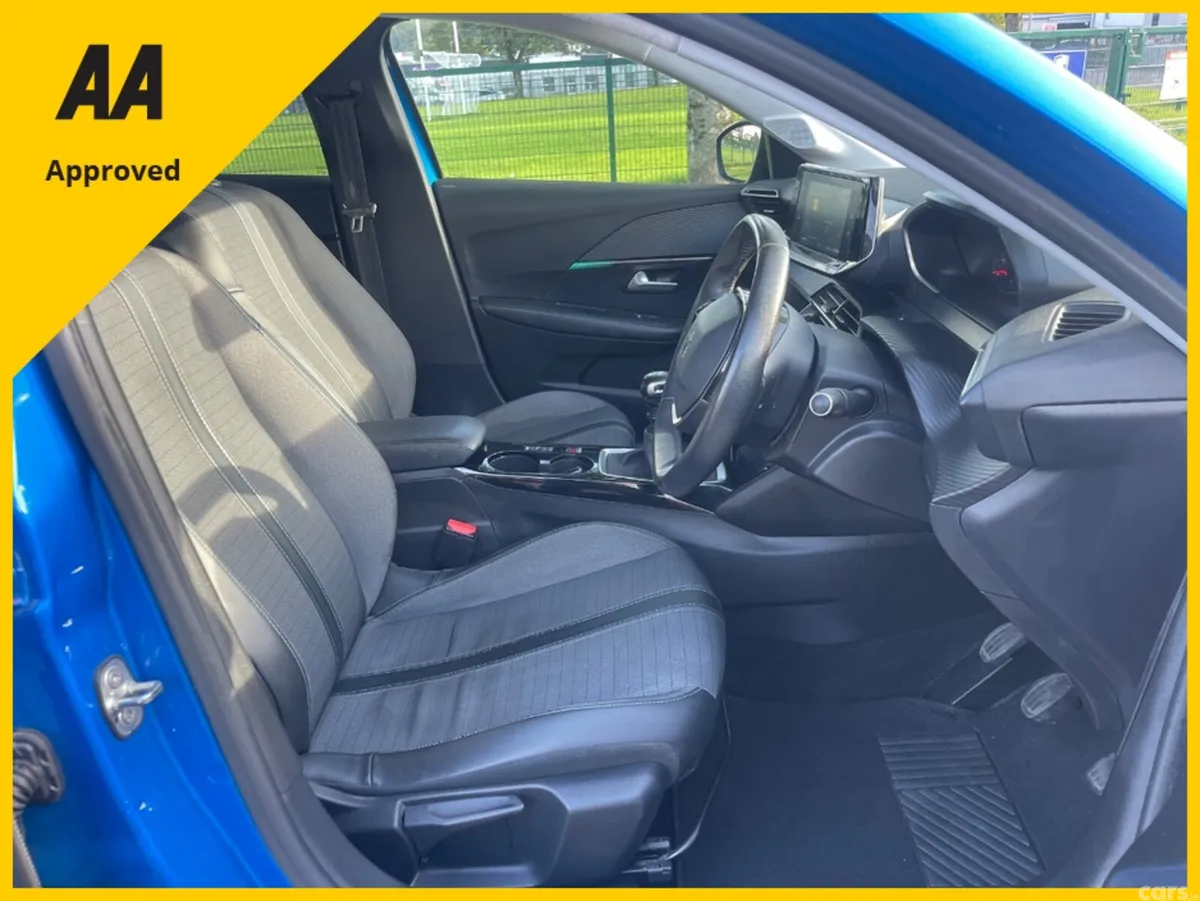 Peugeot 208 Hatchback, Petrol, 2021, Blue