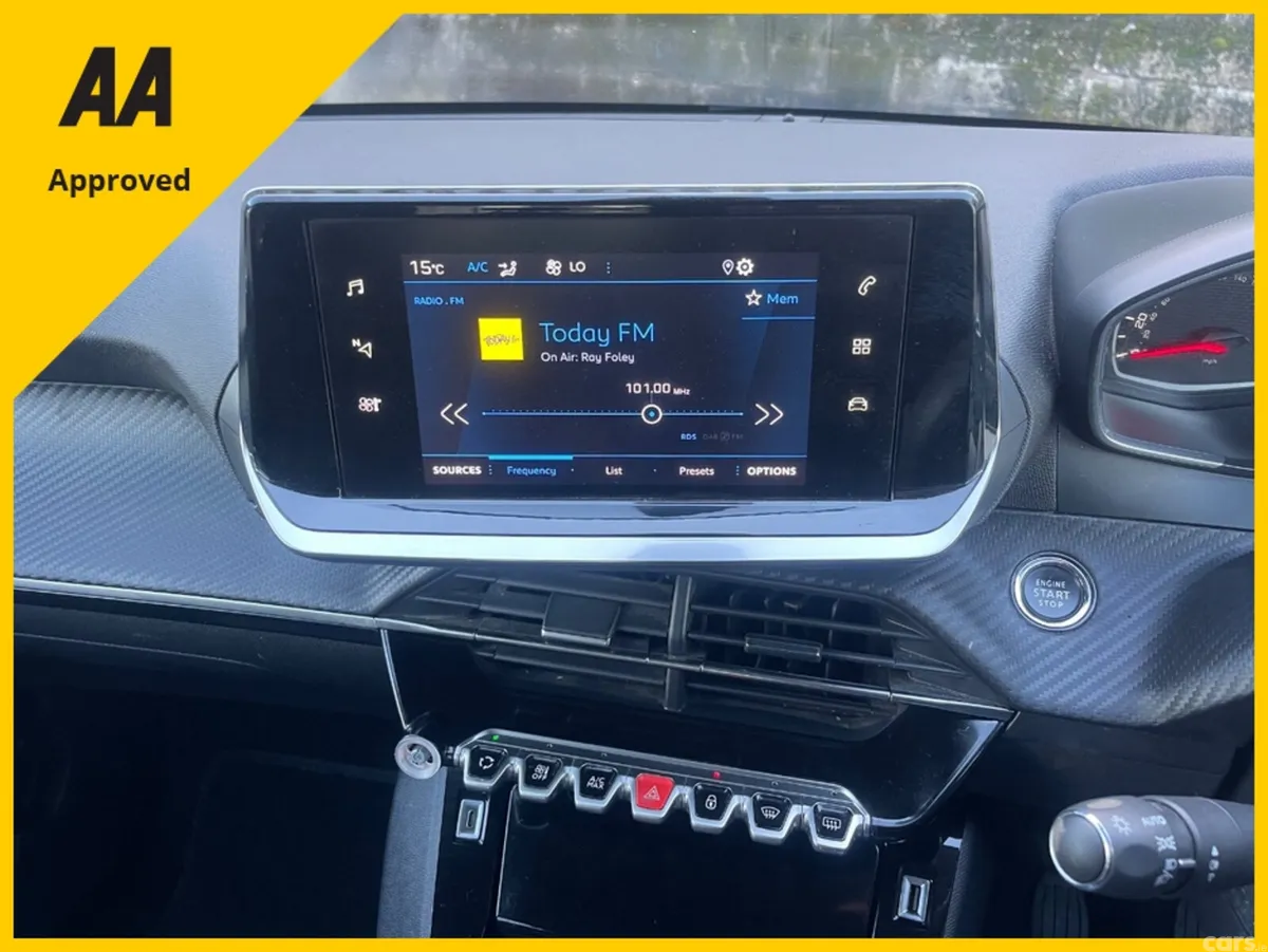 Peugeot 208 Hatchback, Petrol, 2021, Blue