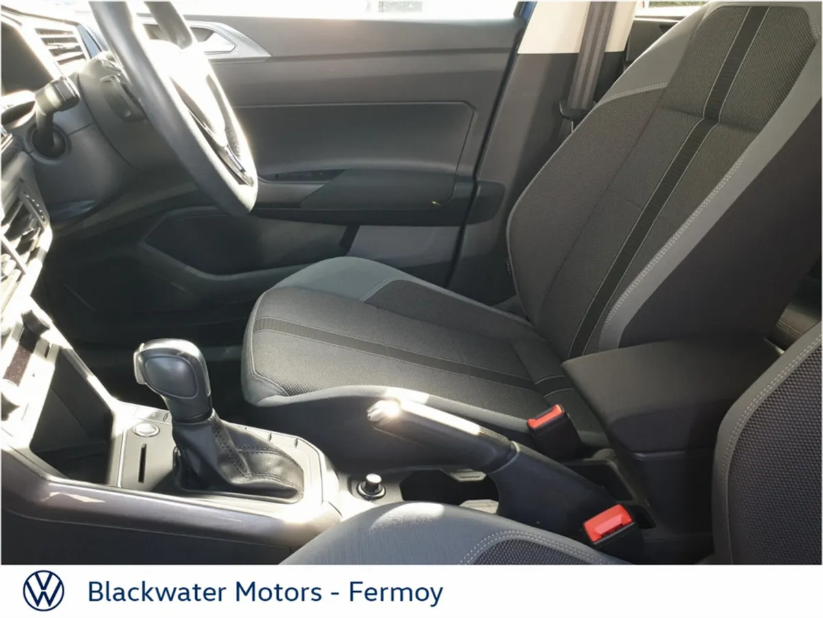 Volkswagen Polo Hatchback, Petrol, 2021, Blue