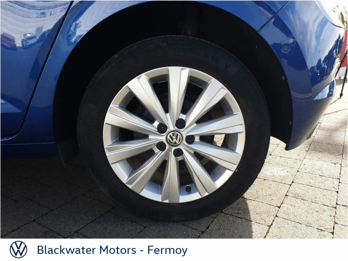 Volkswagen Polo Hatchback, Petrol, 2021, Blue