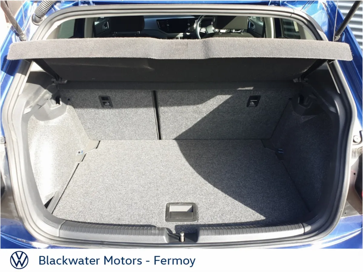 Volkswagen Polo Hatchback, Petrol, 2021, Blue