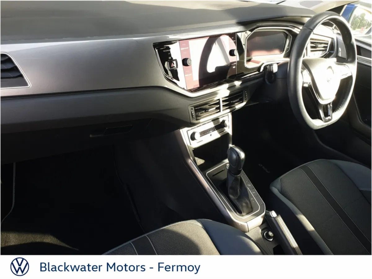Volkswagen Polo Hatchback, Petrol, 2021, Blue