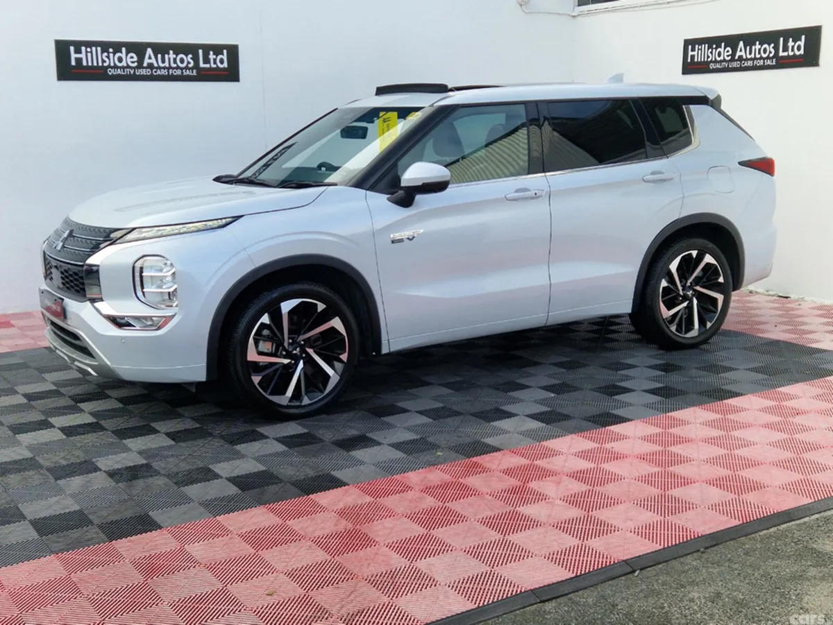 Mitsubishi Outlander MPV, Petrol Plug-in Hybrid, 2022, White