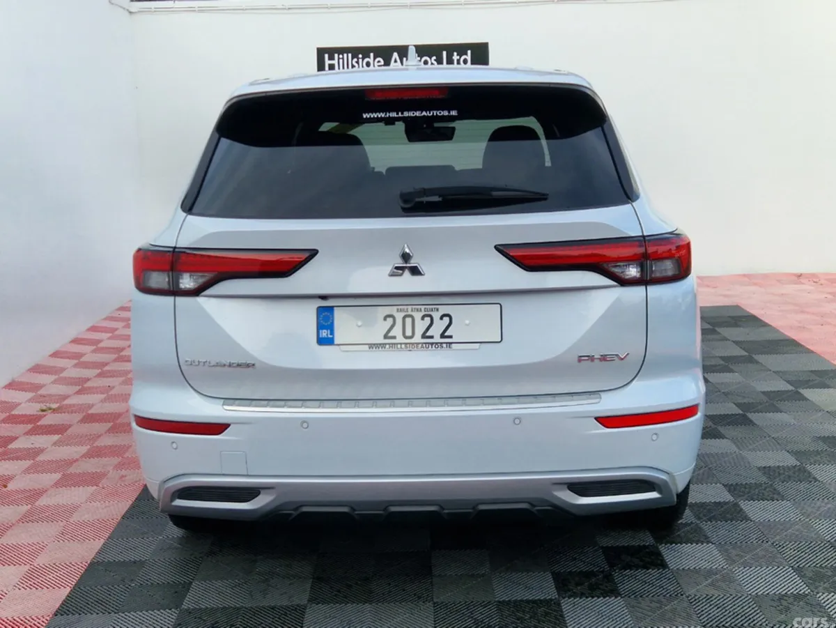 Mitsubishi Outlander MPV, Petrol Plug-in Hybrid, 2022, White