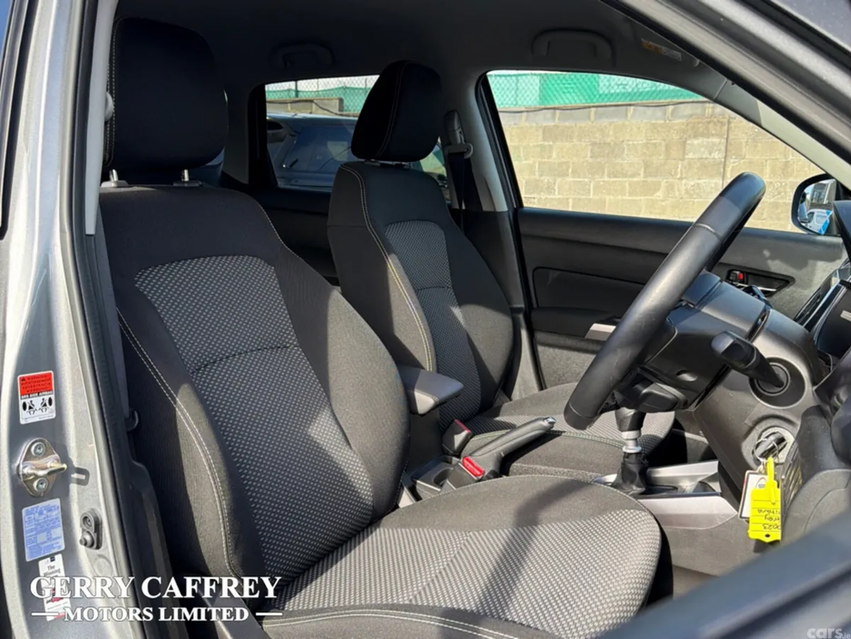 Suzuki Vitara SUV, Petrol, 2023, Grey
