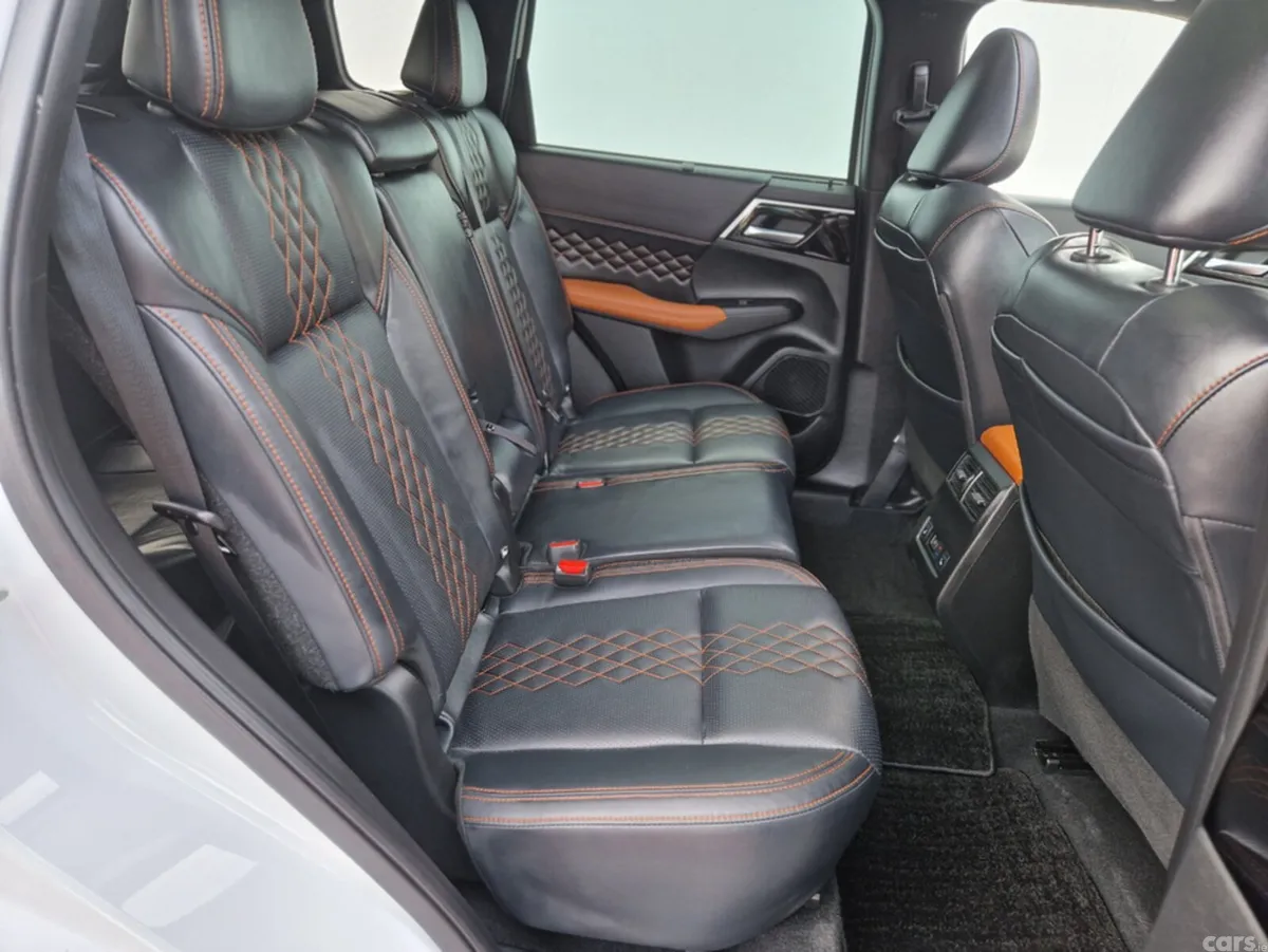 Mitsubishi Outlander MPV, Petrol Plug-in Hybrid, 2022, White