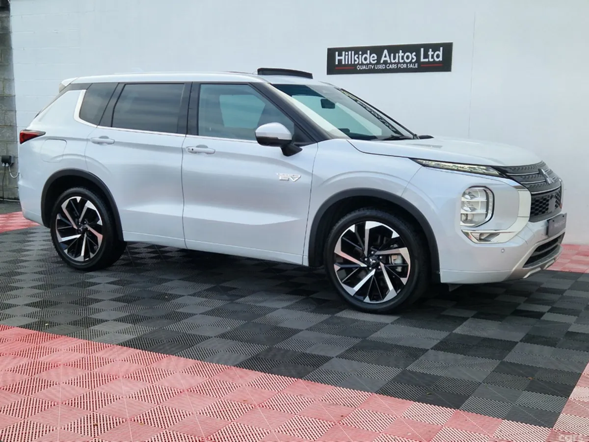 Mitsubishi Outlander MPV, Petrol Plug-in Hybrid, 2022, White