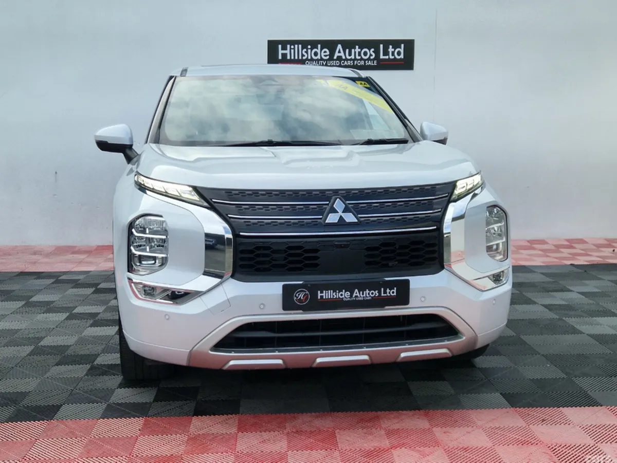 Mitsubishi Outlander MPV, Petrol Plug-in Hybrid, 2022, White