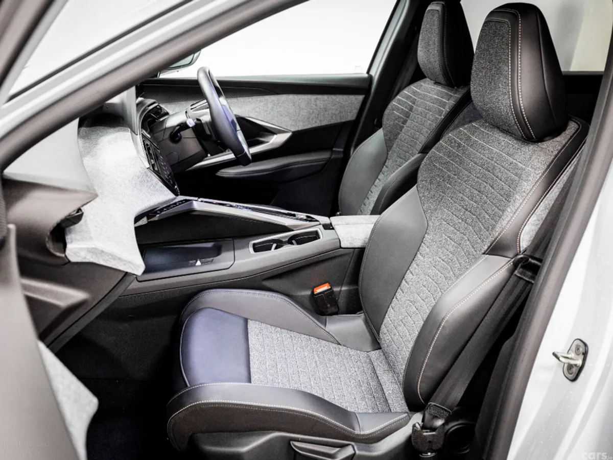 Peugeot 5008 SUV, Petrol, 2026, White