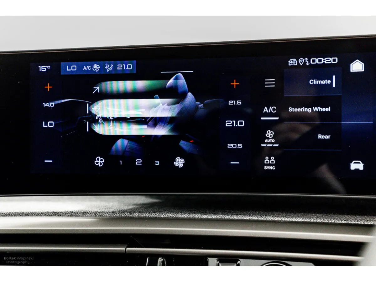 Peugeot 5008 SUV, Petrol, 2026, White