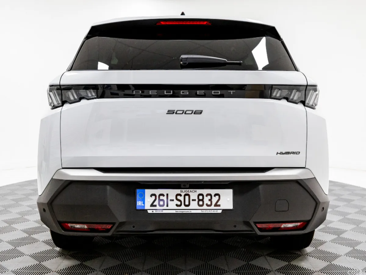 Peugeot 5008 SUV, Petrol, 2026, White