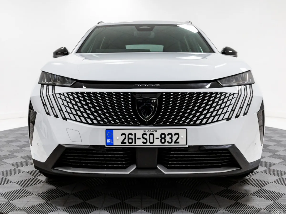 Peugeot 5008 SUV, Petrol, 2026, White