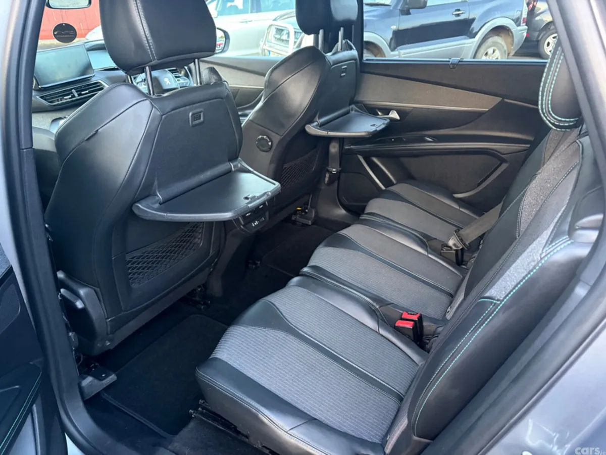 Peugeot 5008 MPV, Diesel, 2022, Grey