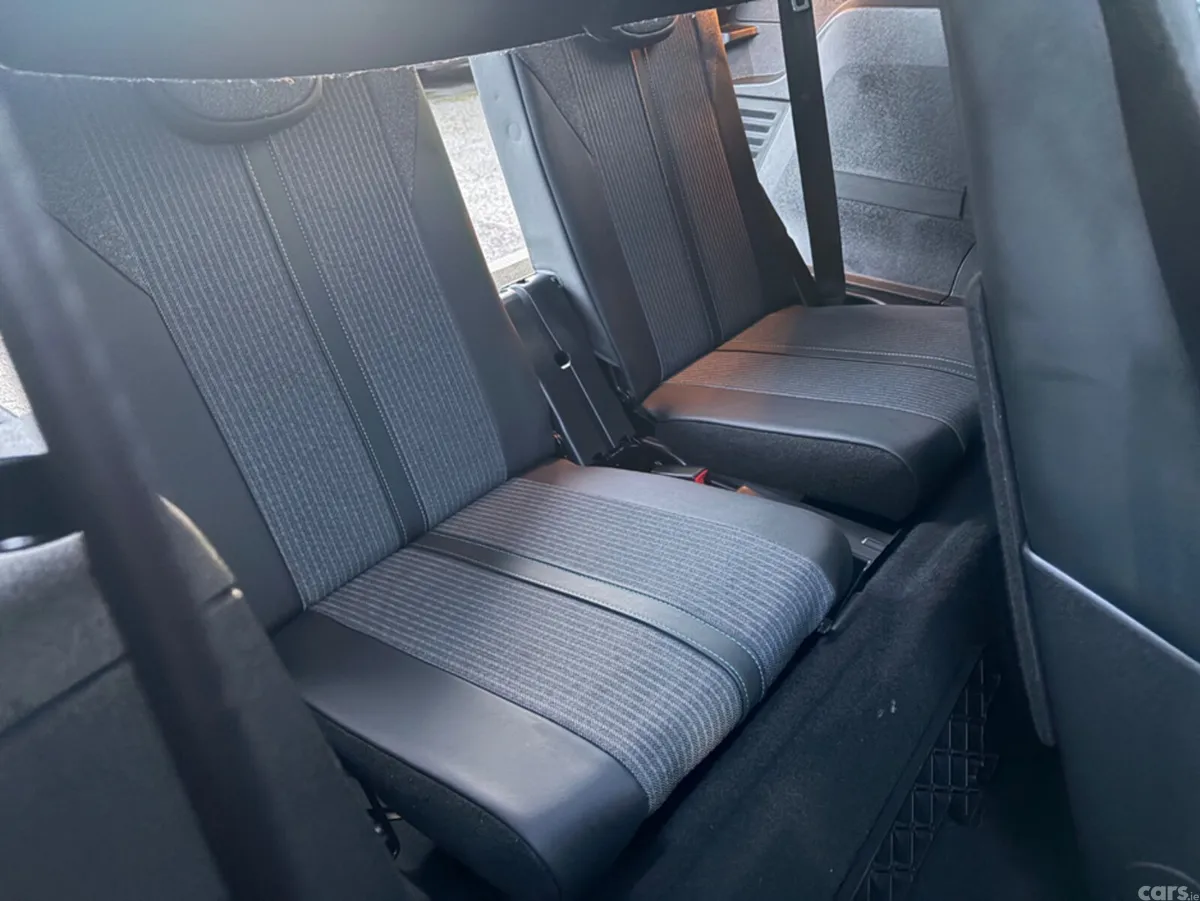 Peugeot 5008 MPV, Diesel, 2022, Grey