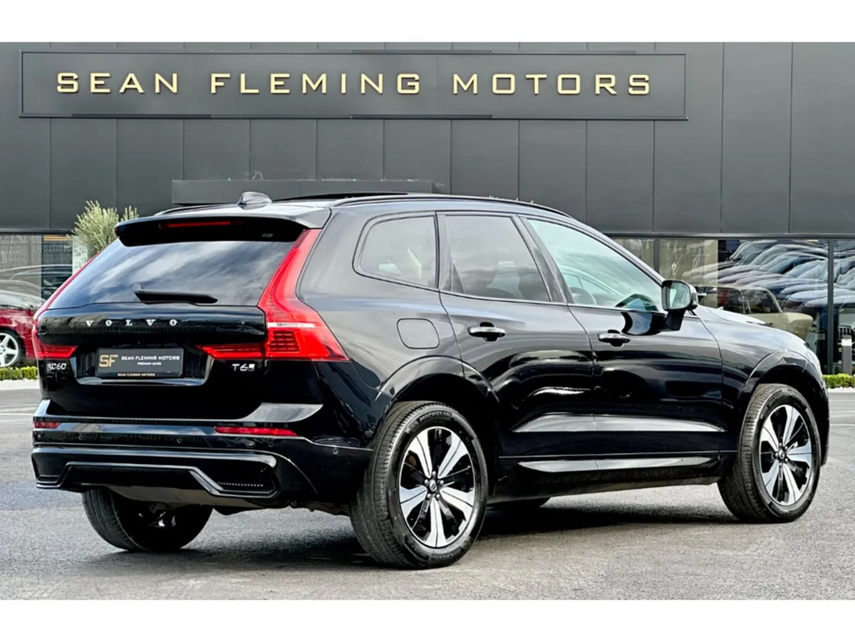 Volvo XC60 SUV, Petrol Hybrid, 2025, Black