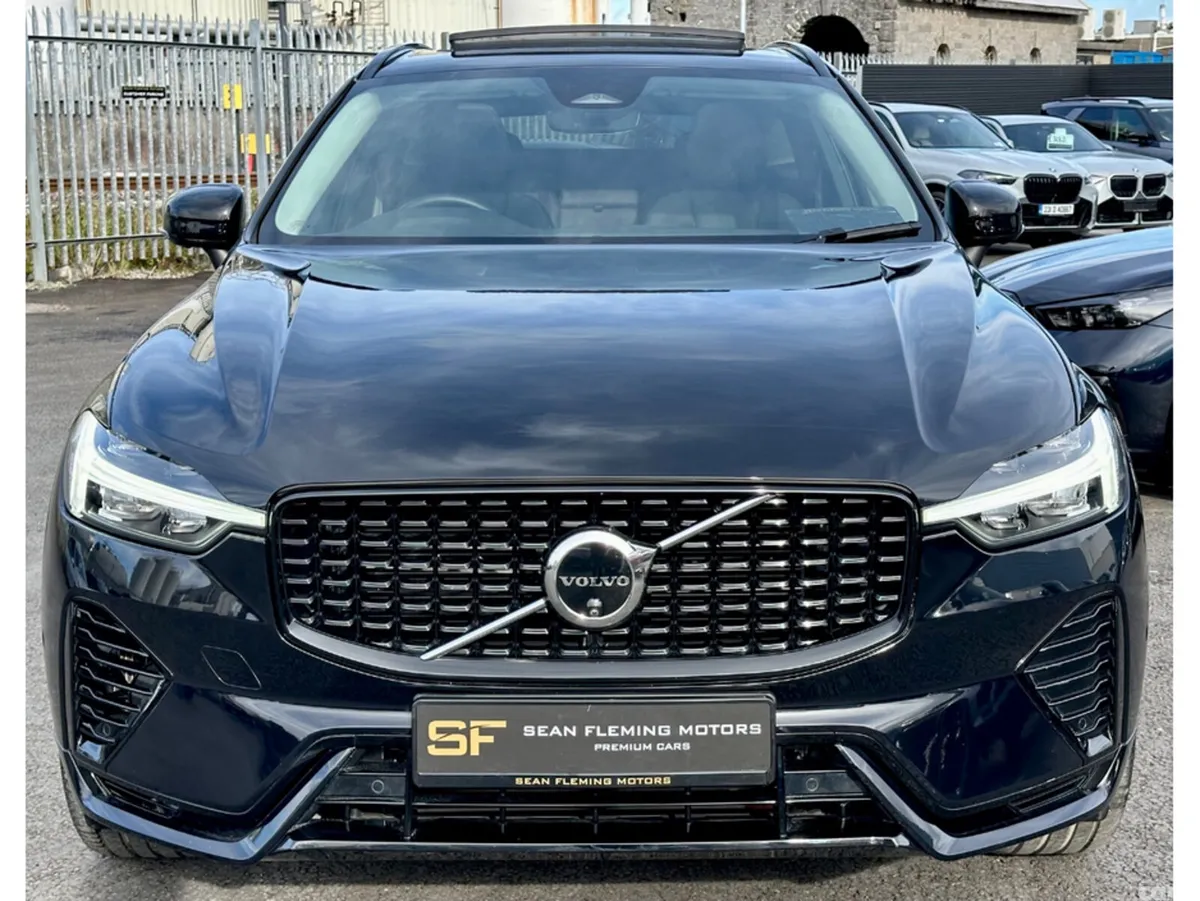 Volvo XC60 SUV, Petrol Hybrid, 2025, Black