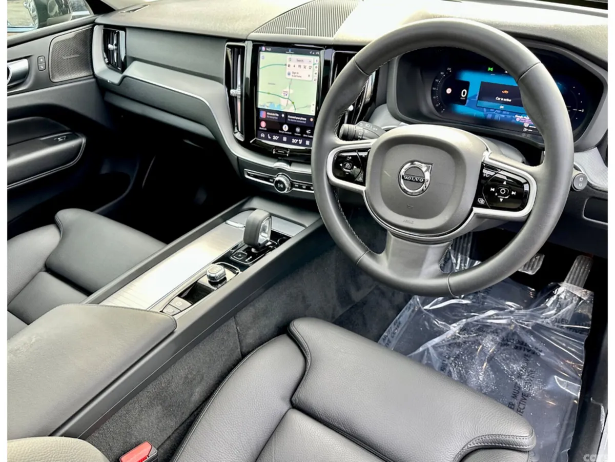 Volvo XC60 SUV, Petrol Hybrid, 2025, Black