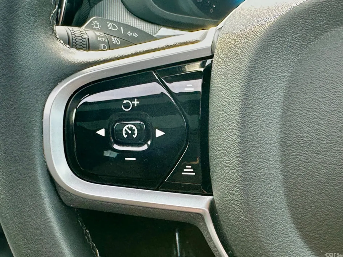 Volvo XC60 SUV, Petrol Hybrid, 2025, Black