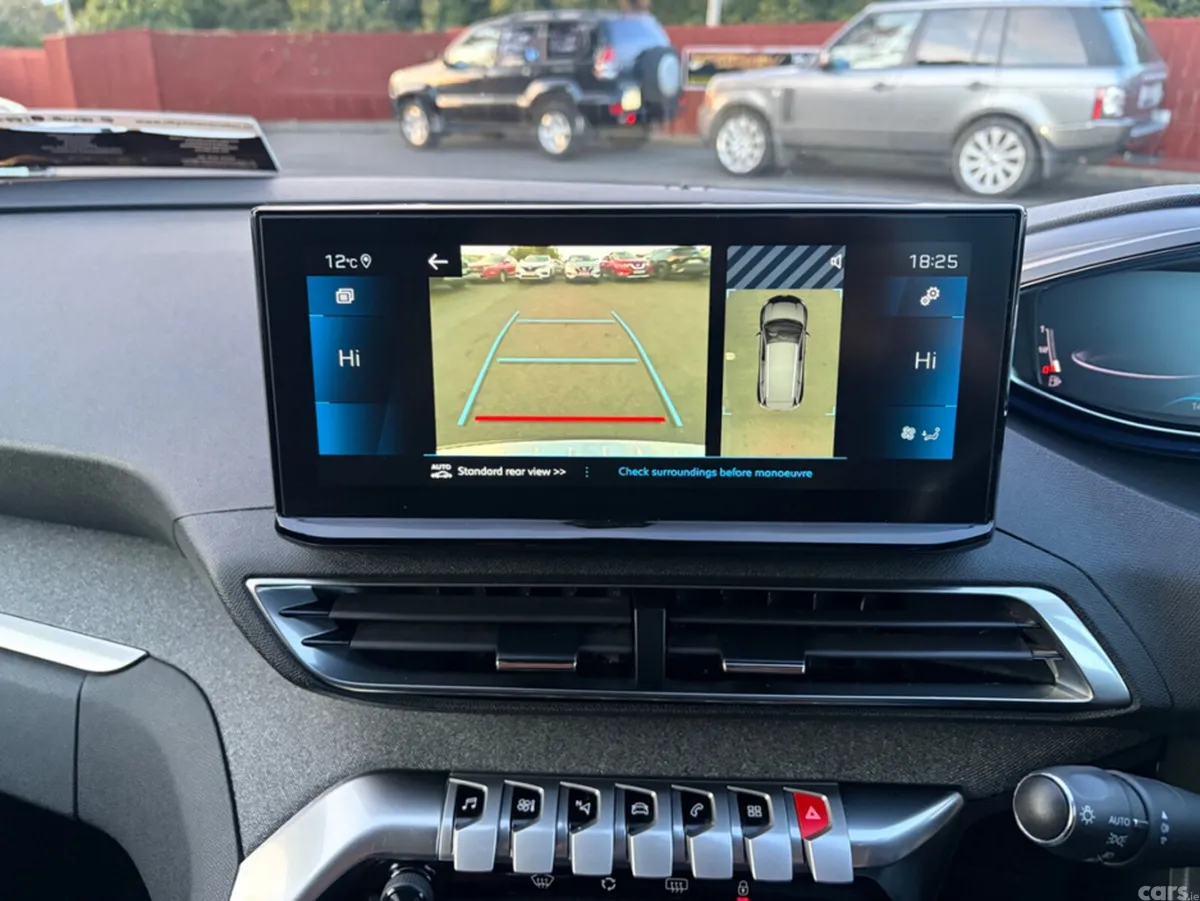 Peugeot 5008 MPV, Diesel, 2022, Grey